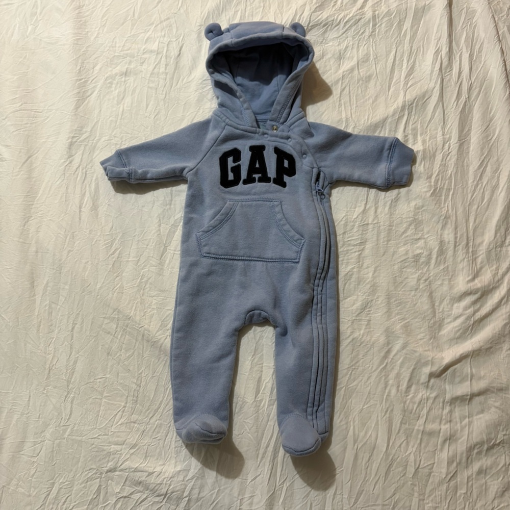 GAP Blue Baby Gap One Piece Zipper Sweatsuit
Teddy Bear Ears Cozy 0-3 Month